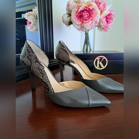 Zara Shoes - Zara Snakeskin Heels
